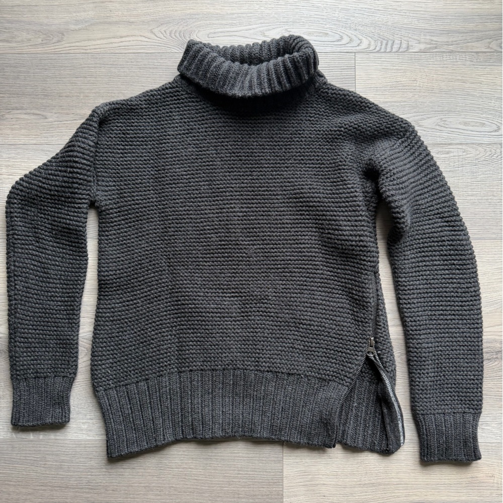 lululemon athletica Charcoal Merino Wool Ribbed Turtleneck Sweater